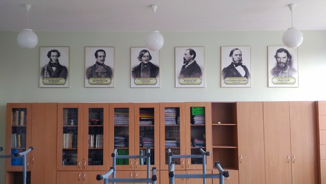 Школьницу, снявшую портрет Путина в классе, вызвали в полицию