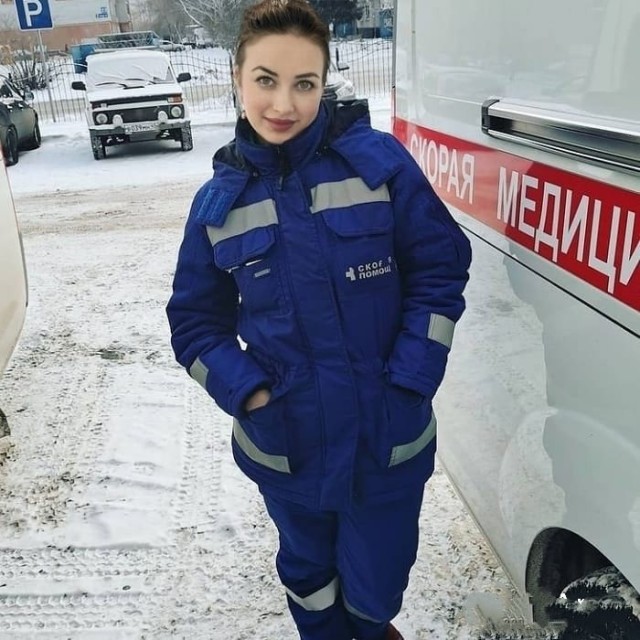 Девушки в белых халатах