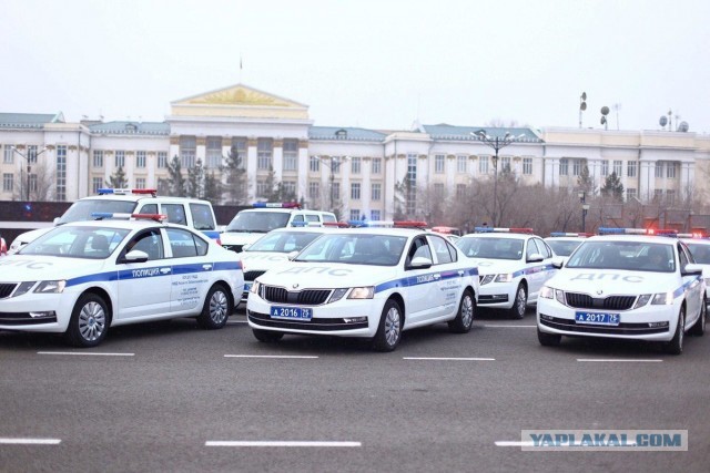 В Праге на здании МВД разместили изображение Путина в мешке для трупов
