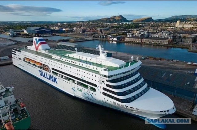 Запертых на круизном судне беженцев с Украины разозлил русскоязычный экипаж