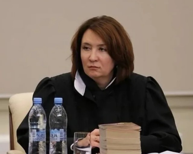 В Баку задержали бывшую судью Елену Хахалеву по просьбе РФ