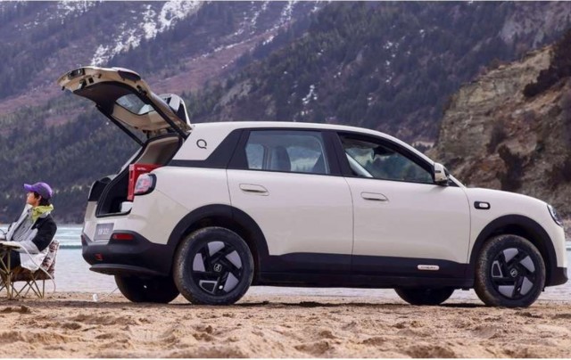 Компания Chery дала старт приема заказов на электромобиль Chery QQ