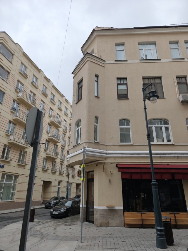 Шляюсь по Москве (мрачное утро).