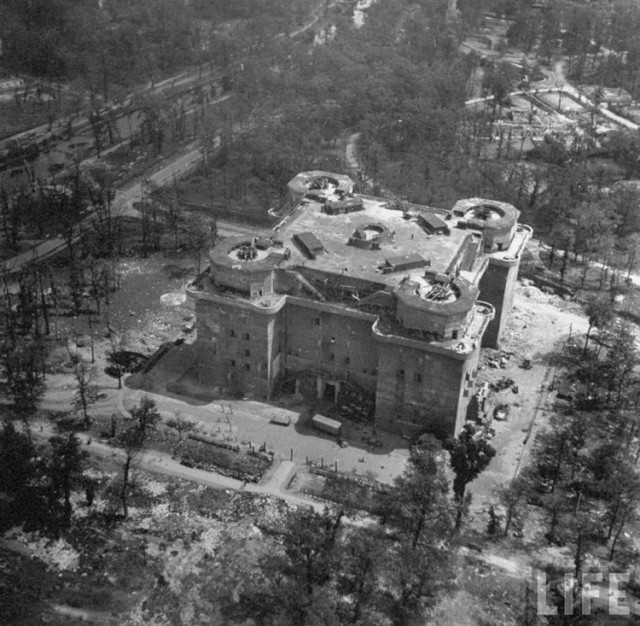 Берлин в конце войны (32 фото)