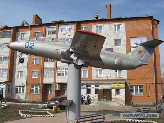 20 самых интересных авиапамятников