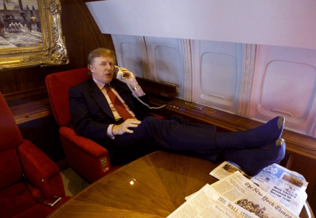 Зачем американцы кладут ноги на стол?