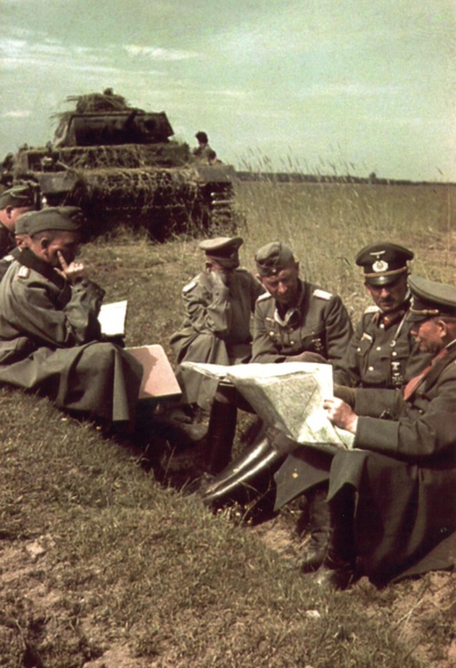Цветные фотографии бронетехники времён Второй мировой войны