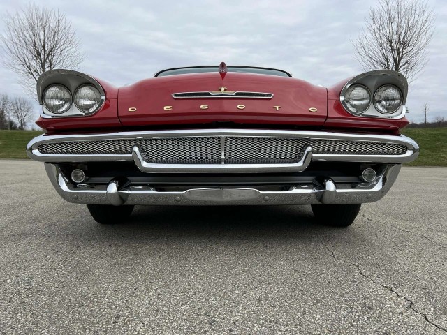 Tucker 48: фара, которая смотрит в поворот