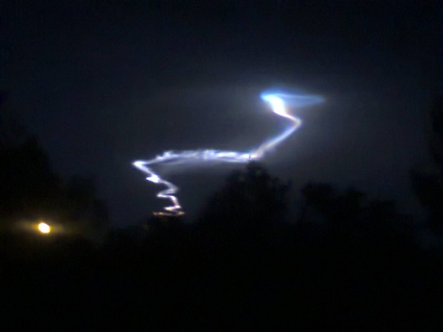 Загадка природы: непонятное свечение в небе