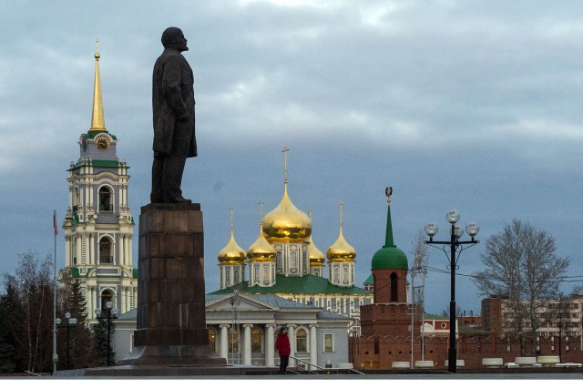 Памятники Ленину