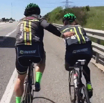 "Одна рука, одна нога и один хороший друг!"