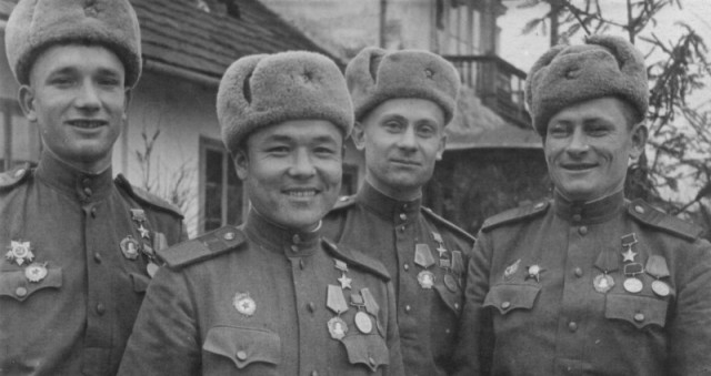 80 лет "Золотой Звезде" героя.