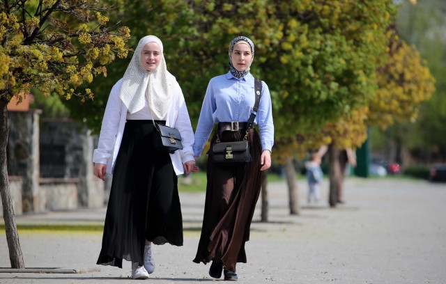 Кабмин не поддержал законопроект о локальных запретах на хиджабы