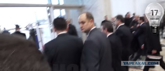 Журналистке канала "Россия 24" закрыли рот