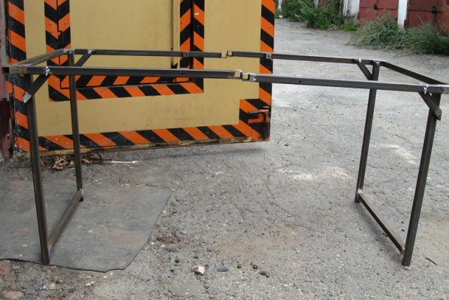 Стол для пикников.