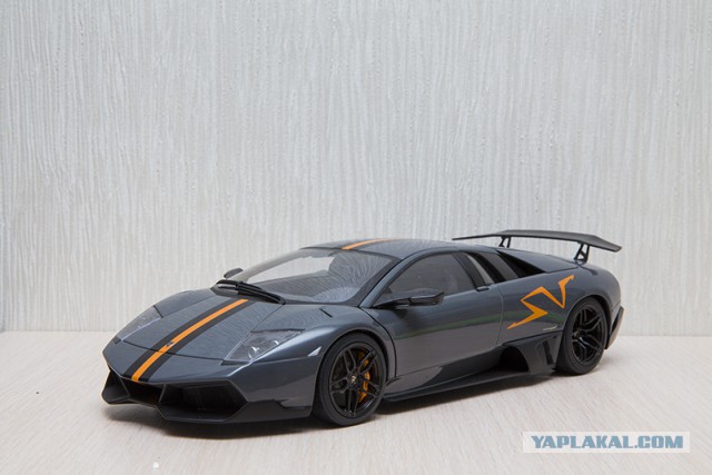Lamborghini в масштабе 1:18