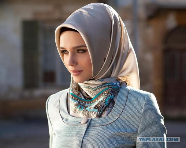 Половина россиян заявила, что нужно отменить запрет на ношение хиджабов в школах