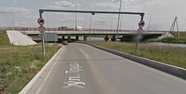 И опять мост "газель не проедет" на Софийской победил очередной автомобиль