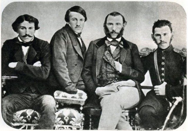 История в фотографиях