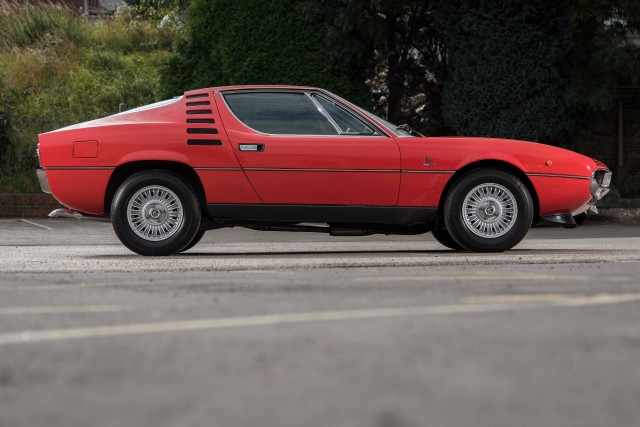 Alfa Romeo Montreal. "Ferrari для бедных". Красивых автофото пост