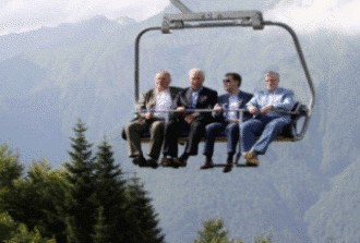 Фотожаба: Семь футов над землей