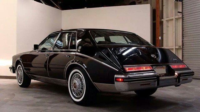 Две самые уродливые машины каждого десятилетия с 1950-х годов