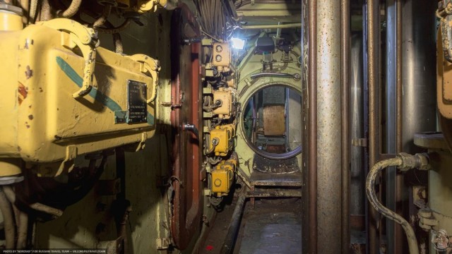 Как 2000 тонная подлодка высотой с пятиэтажку оказалась в Тольятти?