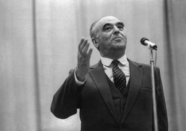 Лицедеи прошлого века.