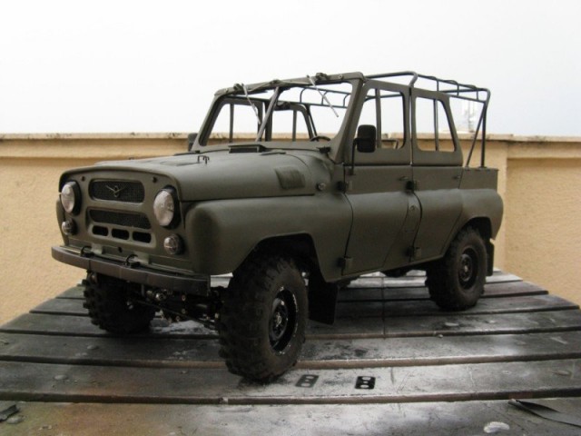 Автомодель Hummer H3 из жести