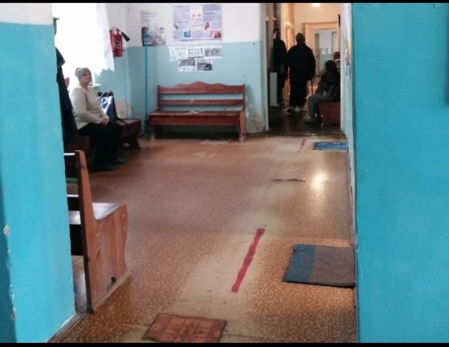 Типичная больница в райцентре. Возможно туда попадет ваш ребенок на обязательную 3 летнюю отработку после обучения на врача...
