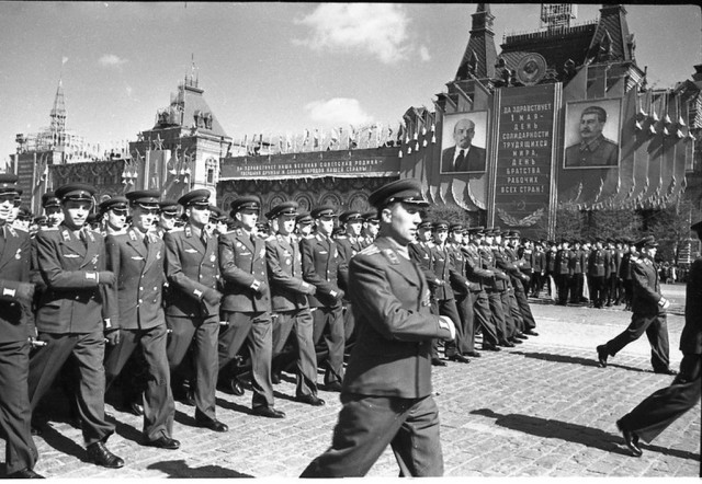 Военный парад весна 1951 года.