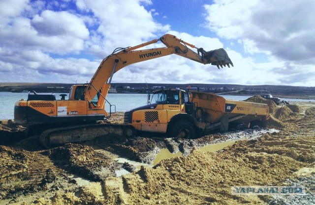 Керчане полюбили мост через пролив
