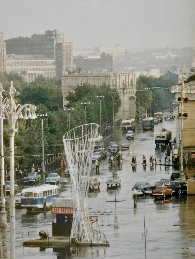 Москва и москвичи. Двадцатый век. 03.08.25