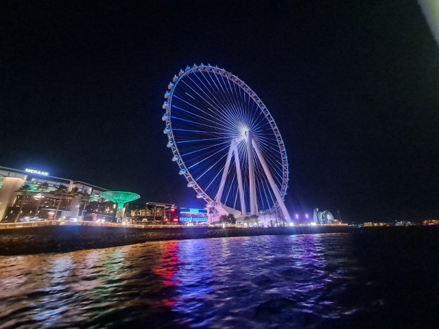 Дубайск в декабре