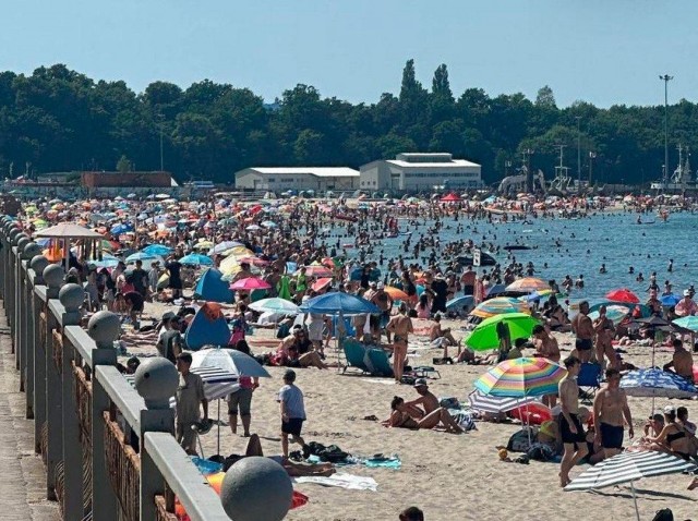 Пляжи Калининградской области переполнены из-за аномальной жары до +36°C, пришедшей из Европы