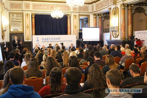 Украинские бизнесмены требуют от Киева восстановить связи с Россией и СНГ