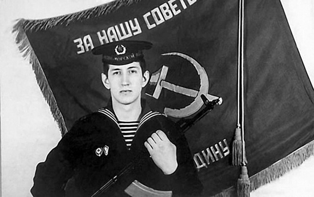 Армейские фото знаменитостей