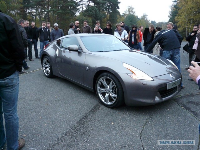 Nissan 370z (3 фото)