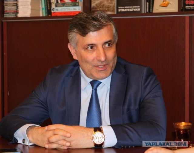 Летел парняга низко