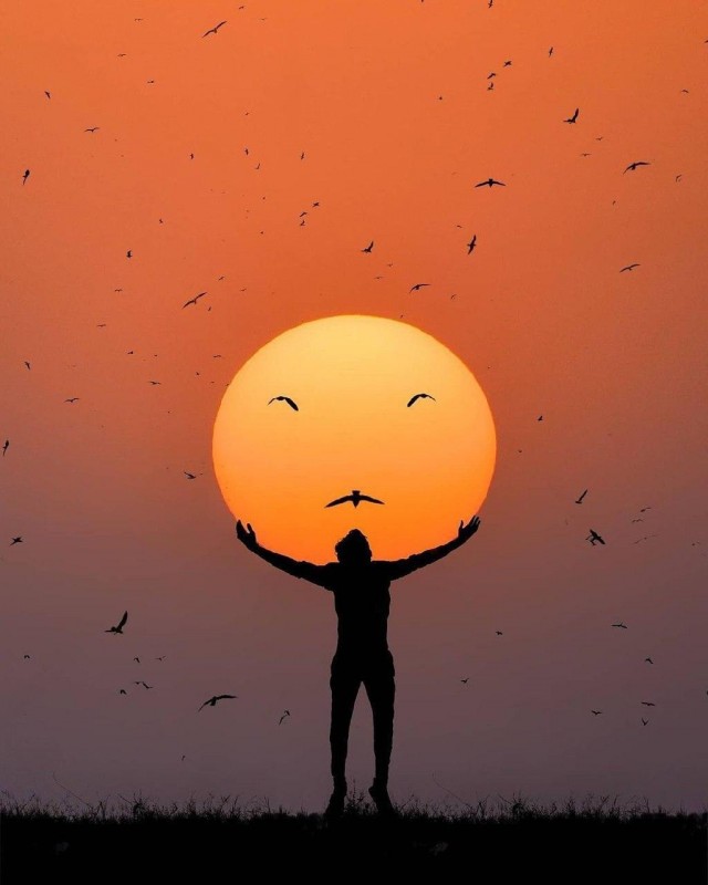 Индийский фотограф сделал серию прикольных снимков с закатом солнца