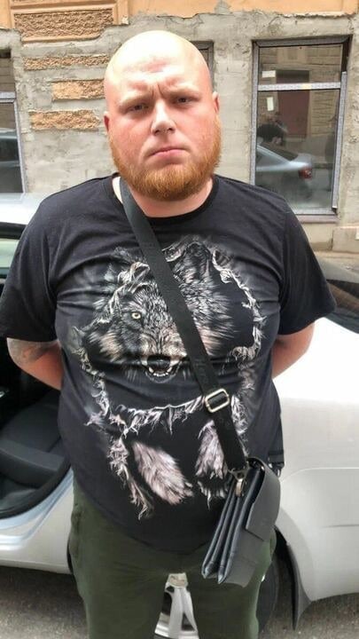 В Петербурге задержали мужчину, оскорблявшего темнокожую девушку в автобусе