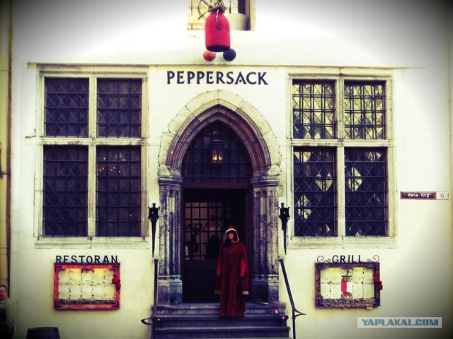 И целого мира мало!