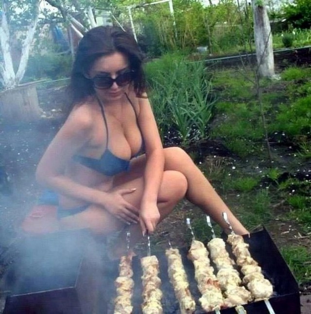 А что там женщины, наши милые дамы ? Как там они поживают ?