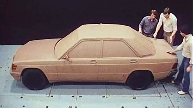 Маленький, но настоящий: как создавали Mercedes 190 и почему он стал звездой