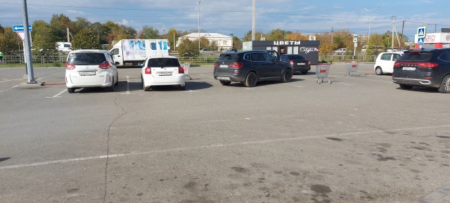 В Питере парень применил смекалочку и навсегда решил проблему с парковкой