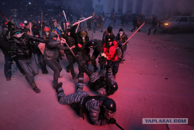 Украина штурмует верховную раду!