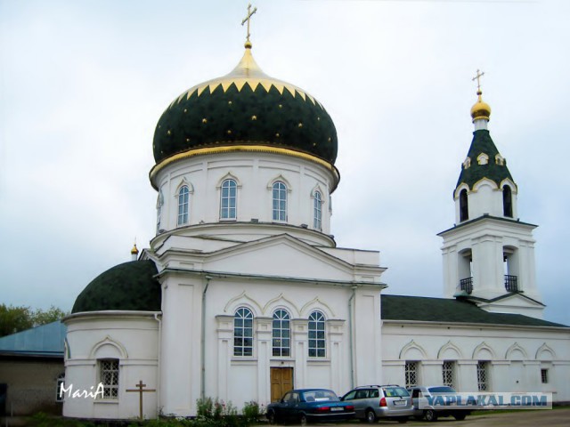 Набережные Челны с высоты и завод КамАЗ.