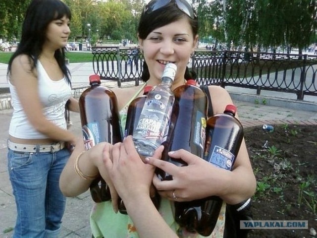 Избиение школьницы во Владивостоке (21+)