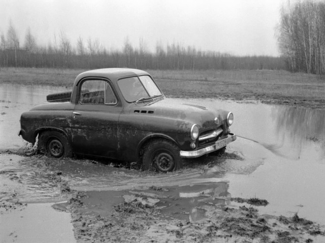Nissan Чудо.