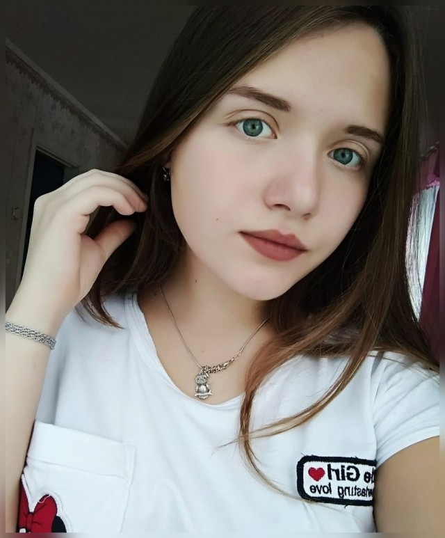 Девушки одетые, нормально зачехленные, но очень сочные